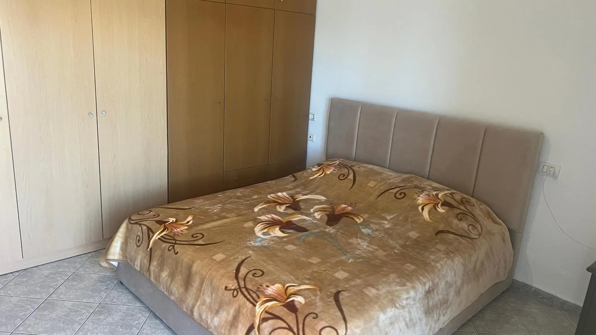 Vlore 0*,  Albania